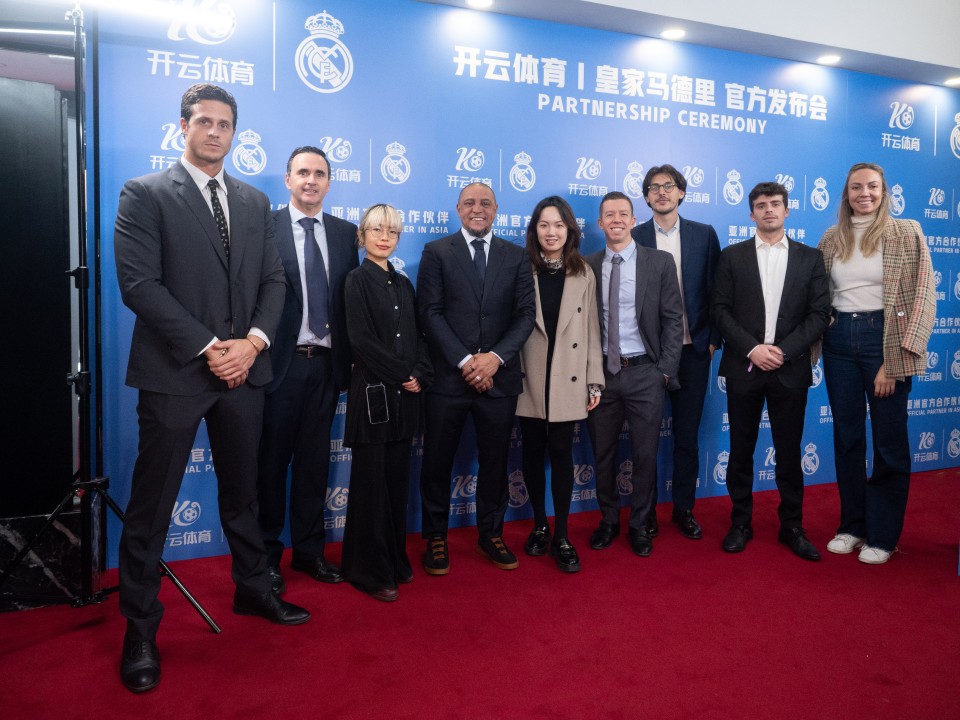 邮报:图安泽贝以医疗过失起诉曼联,要求超过100万镑的赔偿 邮报:图安泽贝以医疗过失起诉曼联,要求超过100万镑的赔偿